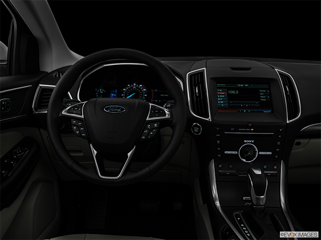 2015 Ford Edge Titanium's photo