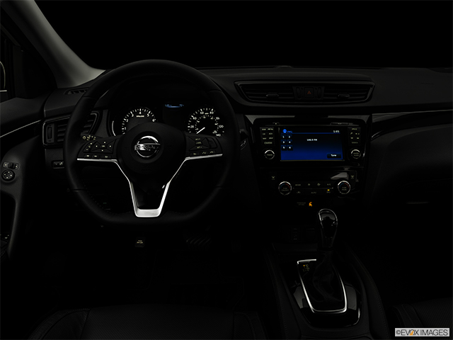 2017 Nissan Rogue Sport SL's photo