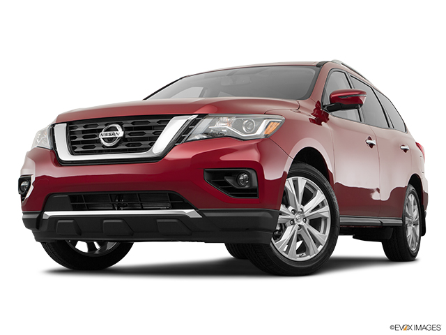 2018 Nissan Pathfinder SL's photo